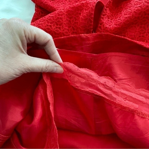 Trina Turk Red Eyelet Dress Size 6 Peekaboo Back Cut Out - Picture 7 of 12